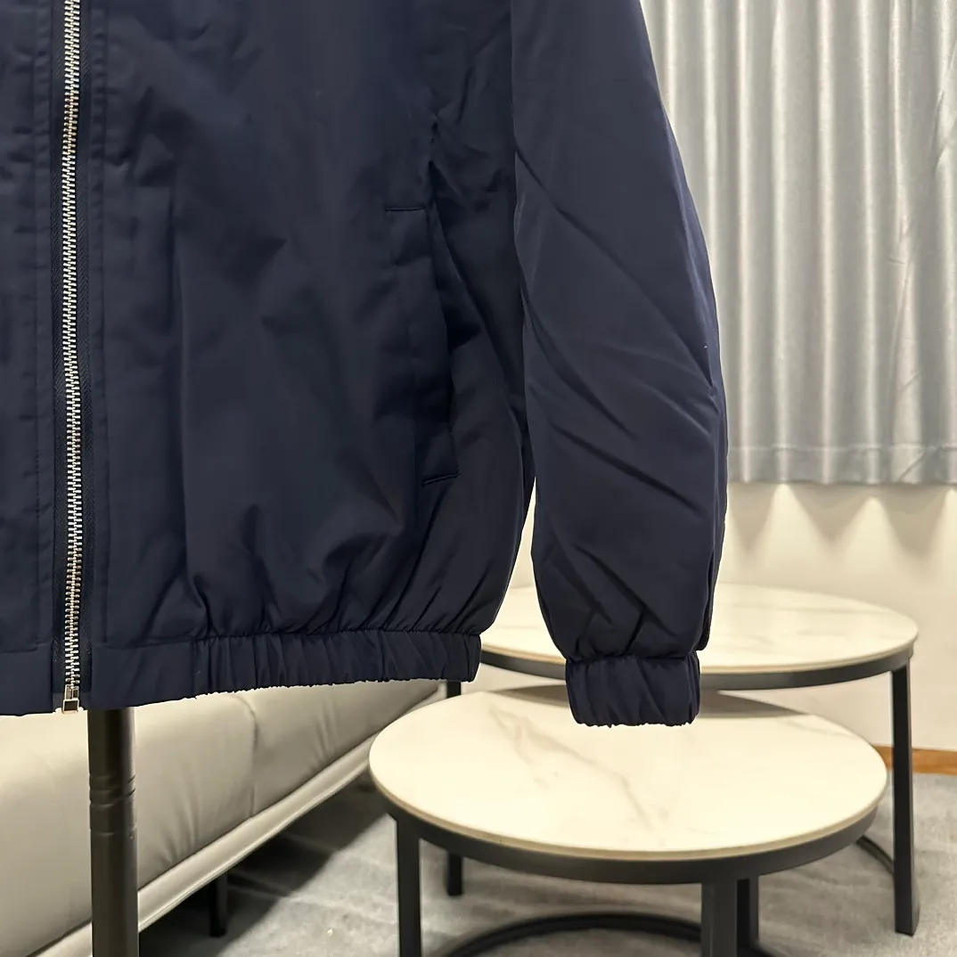 P370 #R44 Ralph Lauren veteran Harrington lapel jacket cotton winter old money style cotton jacket, same style for men and women. Classic fit design, retro windproof cotton jacket, button collar, embroidered pony logo on the chest, elastic cuffs elastic band hem collar zipper windproof design perfect fusion of casual style and street trend elements, very suitable for neutral wear. The fabric texture of cotton clothing is very good and comfortable to wear. It is a very versatile and trendy winter item. Developed from the original version, 100% pure cotton fabric and exquisite embroidery, buy with confidence, retro will never go out of style!  Color Black Navy Khaki Size: S M L